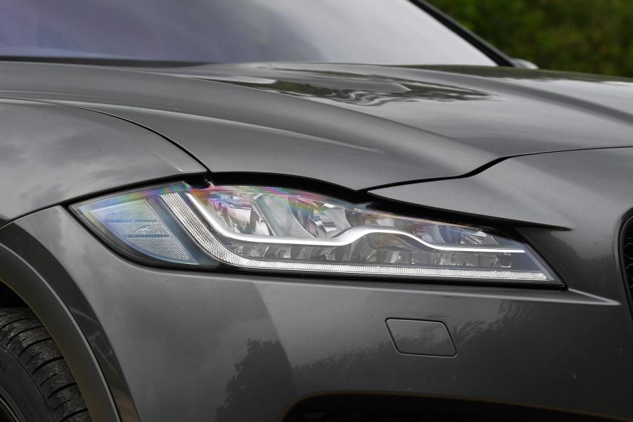Детали экстерьера Jaguar F-Pace SVR 2019 года  (UK) (фото 11 из 17)